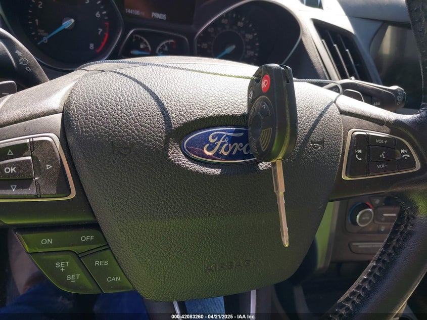 2017 FORD ESCAPE VIN: 1FMCU9GD8HUB05223