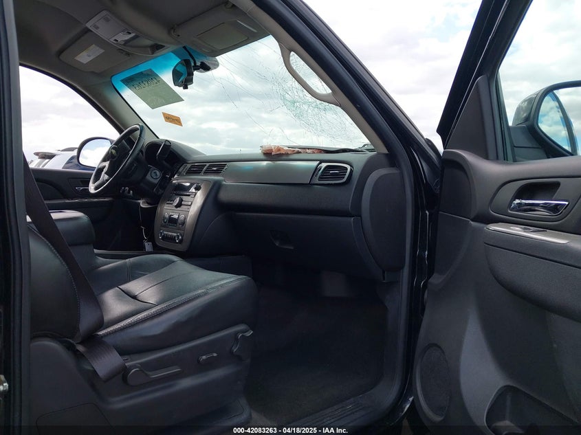 2011 CHEVROLET AVALANCHE 1500 VIN: 3GNMCFE03BG351852