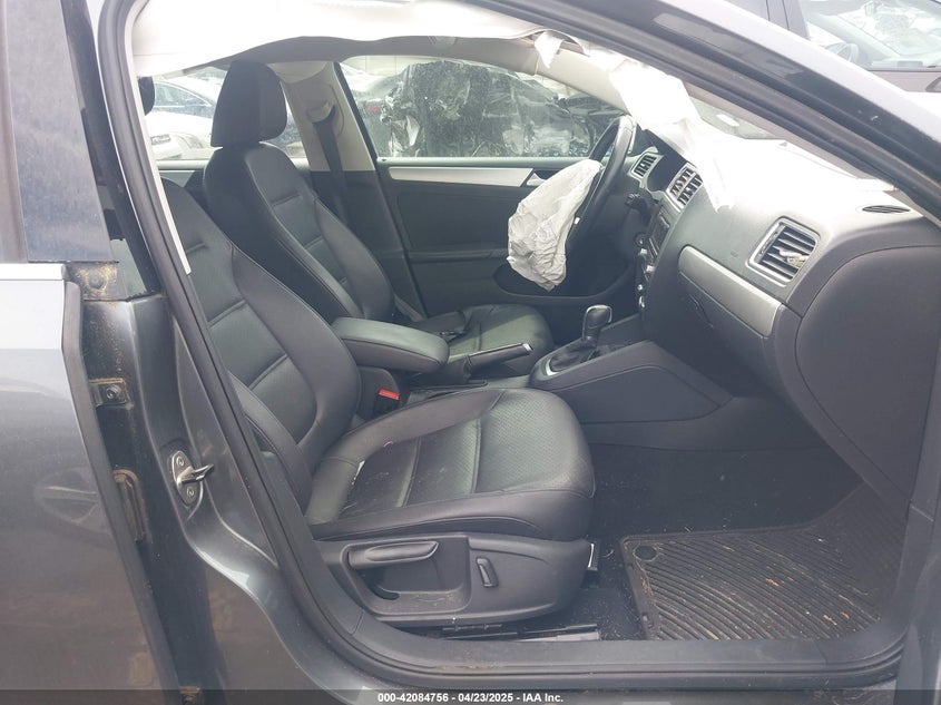 2014 VOLKSWAGEN JETTA 1.8T SE - 3VWD17AJ9EM298175