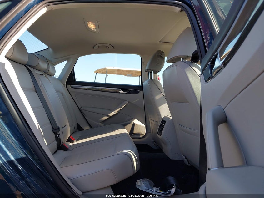 VIN 1VWBA7A3XJC038887 2018 VOLKSWAGEN PASSAT 2.0T SE