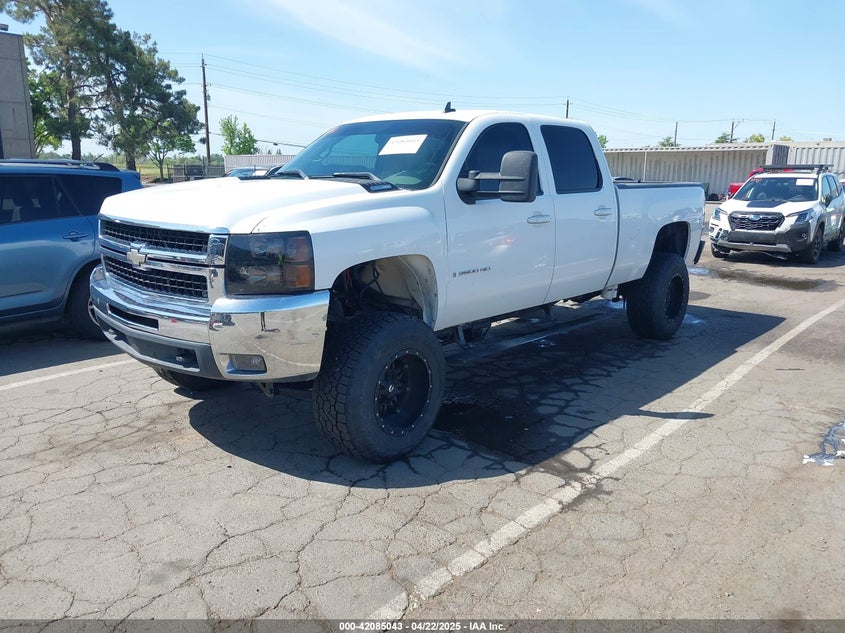2008 CHEVROLET SILVERADO 2500HD VIN: 1GCHK23698F137536