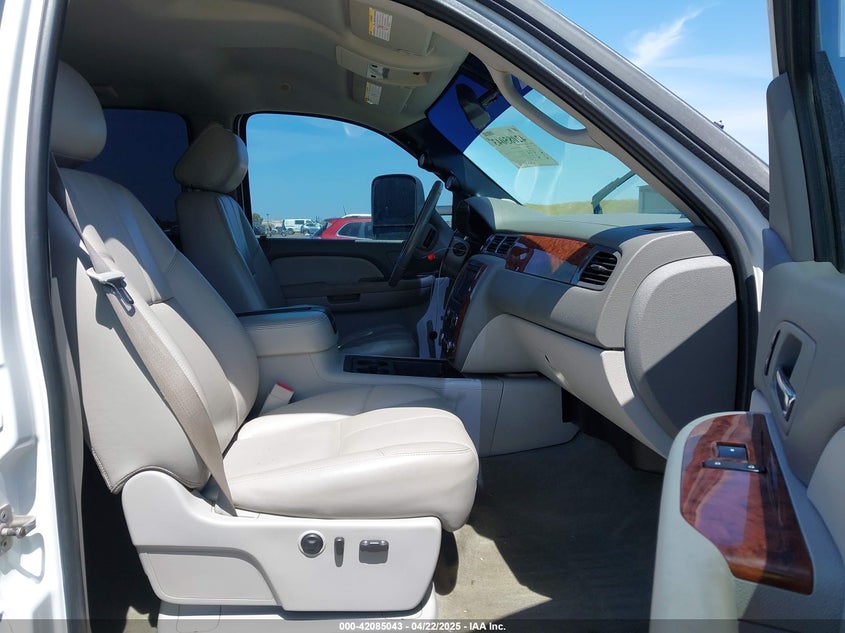 2008 CHEVROLET SILVERADO 2500HD VIN: 1GCHK23698F137536