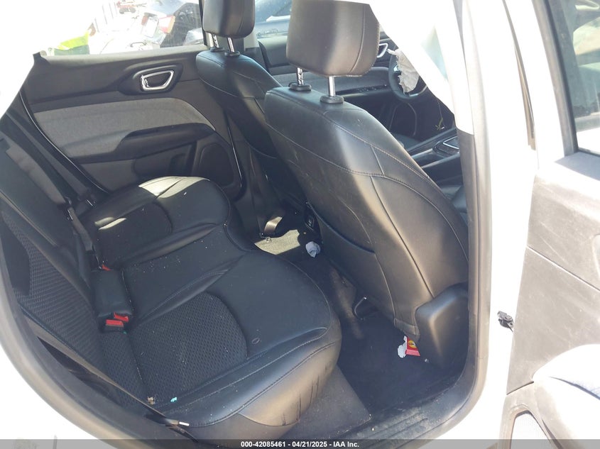 VIN 3C4NJCBB4NT210839 2022 JEEP COMPASS LATITUDE FWD
