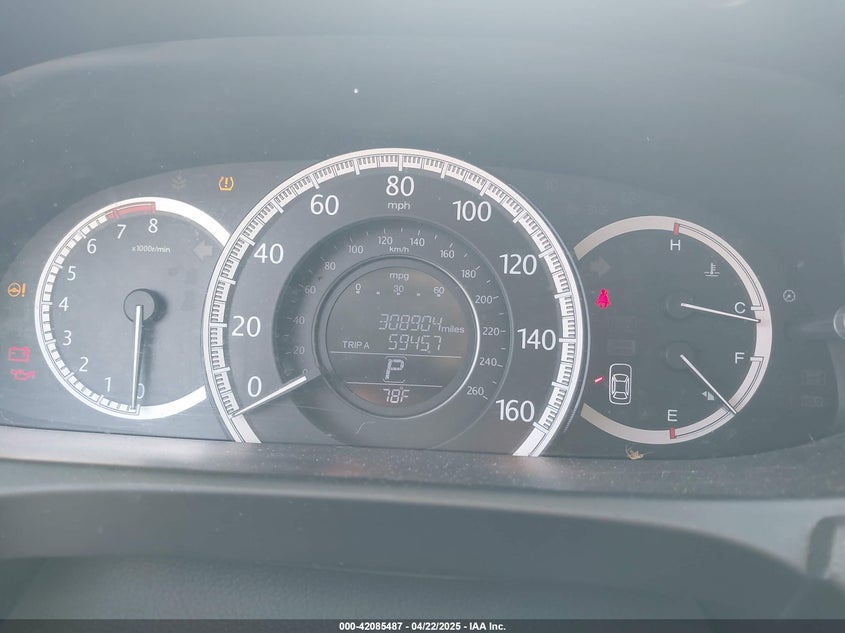 2013 HONDA ACCORD VIN: 1HGCR2F34DA205354