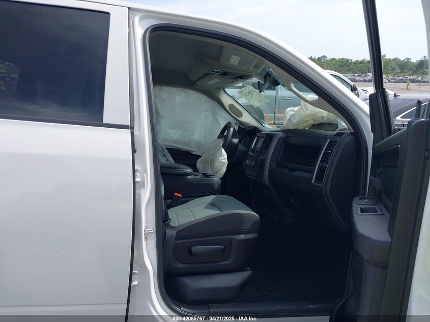 2022 RAM 1500 CLASSIC VIN: 1C6RR7FG2NS187254