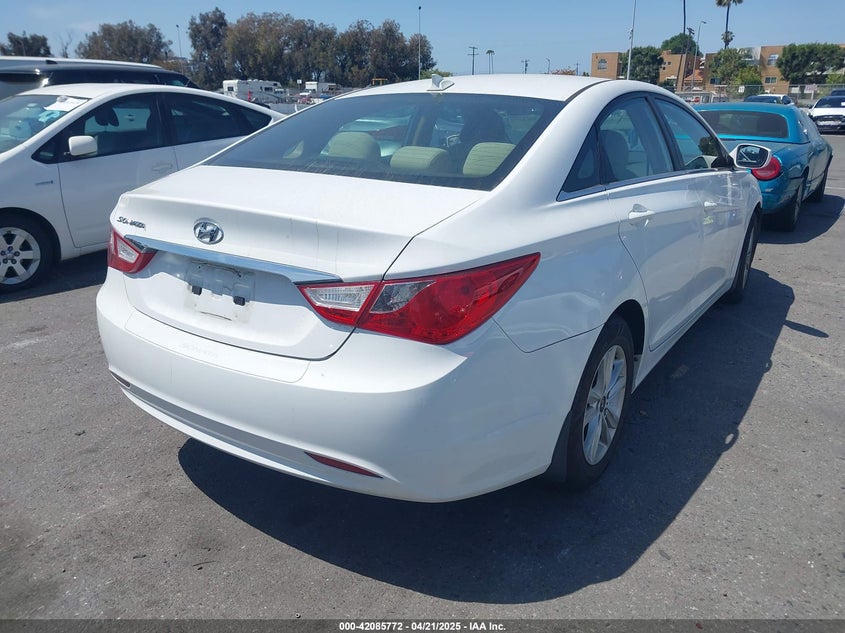 2013 HYUNDAI SONATA VIN: 5NPEB4AC5DH658843