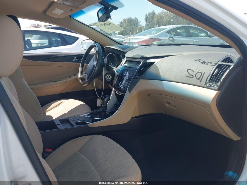 2013 HYUNDAI SONATA VIN: 5NPEB4AC5DH658843