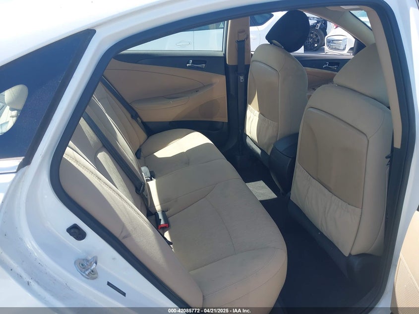 2013 HYUNDAI SONATA VIN: 5NPEB4AC5DH658843