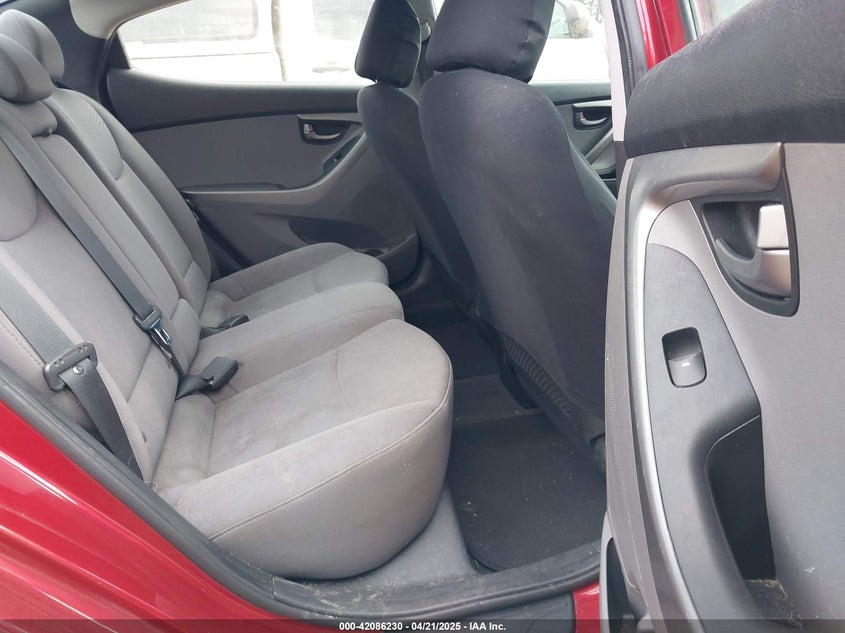 2014 HYUNDAI ELANTRA VIN: 5NPDH4AE9EH482327