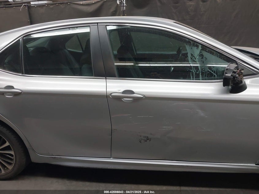 2018 TOYOTA CAMRY VIN: 4T1B11HK5JU017982
