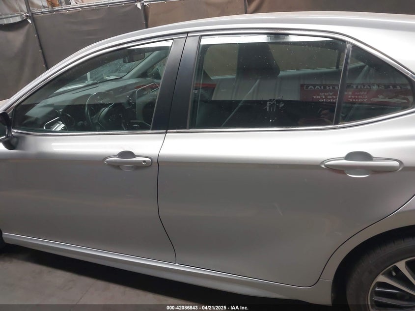 2018 TOYOTA CAMRY VIN: 4T1B11HK5JU017982
