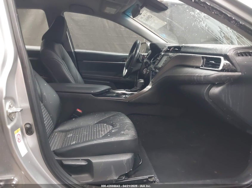 2018 TOYOTA CAMRY VIN: 4T1B11HK5JU017982