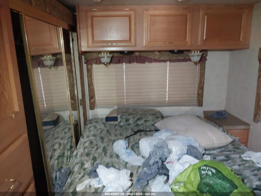 2003 Ford F550 Super Duty Stripped Chass VIN: 1FCNF53S030A04648 Lot: 42087139