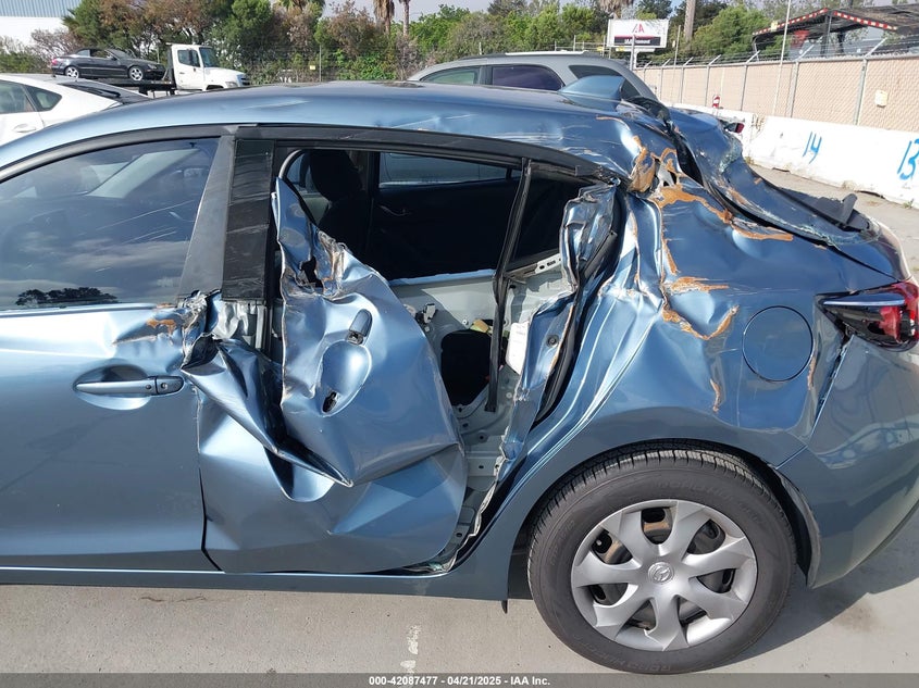 2014 MAZDA MAZDA3 VIN: JM1BM1M72E1201071