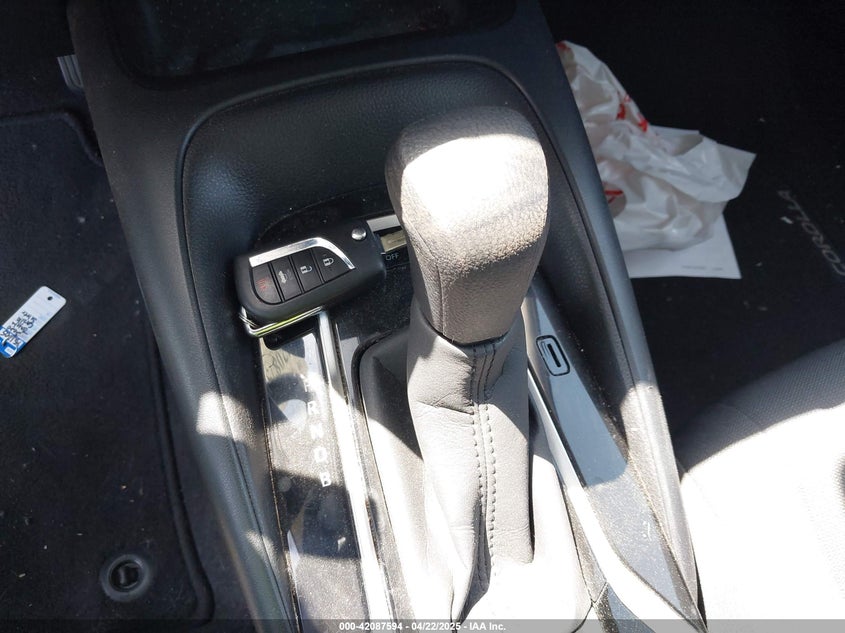 2020 TOYOTA COROLLA LE - JTDEPRAE4LJ090249