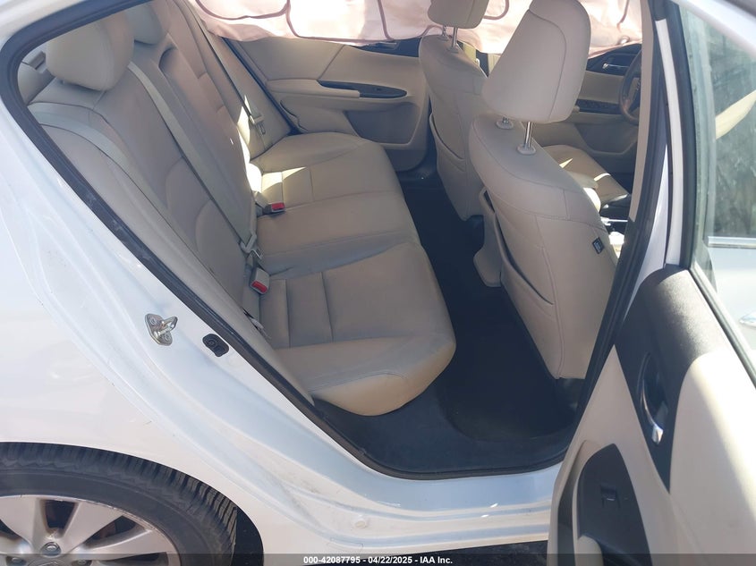 2015 HONDA ACCORD VIN: 1HGCR3F83FA000533
