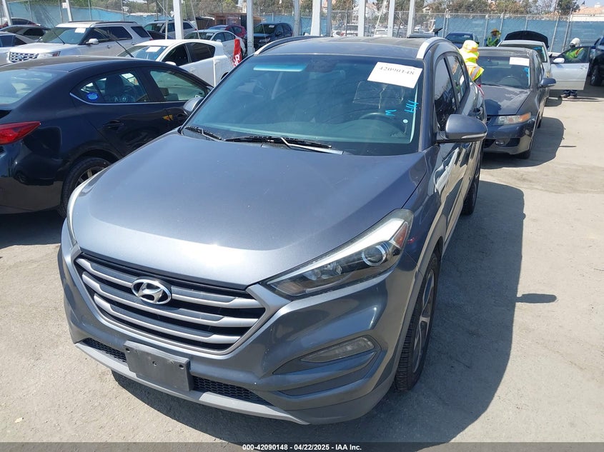 2017 HYUNDAI TUCSON VIN: KM8J33A26HU385271