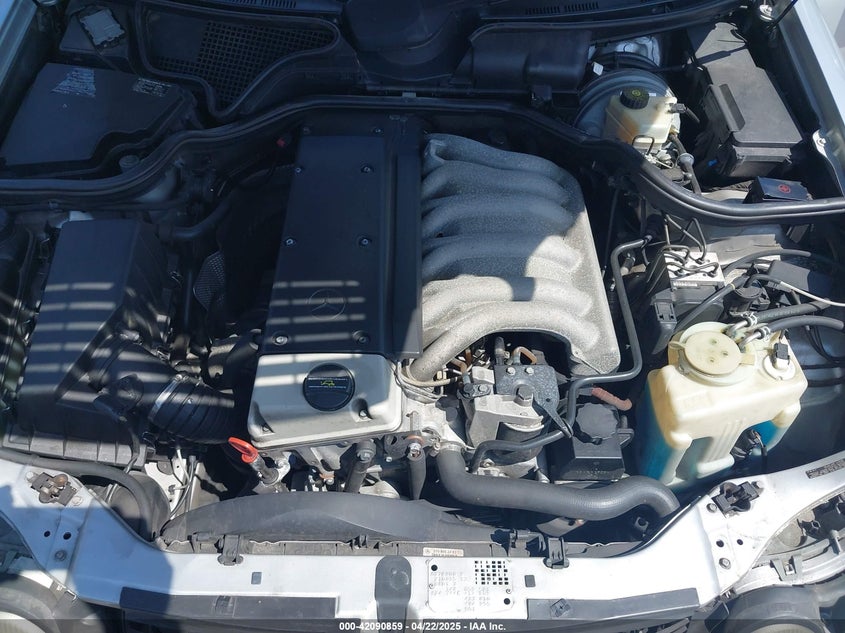1999 Mercedes-Benz E 300 Diesel VIN: WDBJF25HXXA841906 Lot: 42090859
