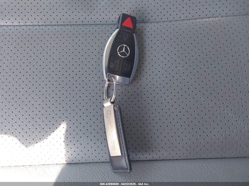 1999 Mercedes-Benz E 300 Diesel VIN: WDBJF25HXXA841906 Lot: 42090859