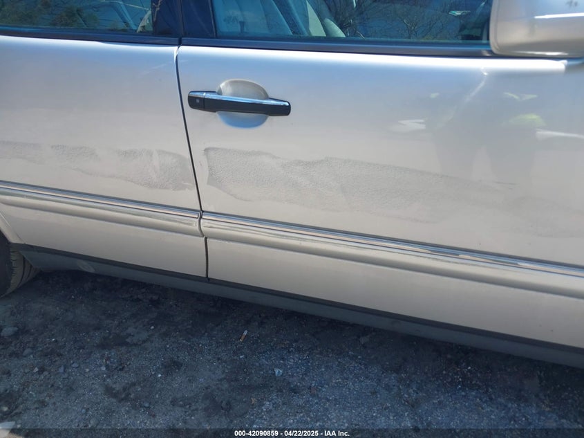 1999 Mercedes-Benz E 300 Diesel VIN: WDBJF25HXXA841906 Lot: 42090859