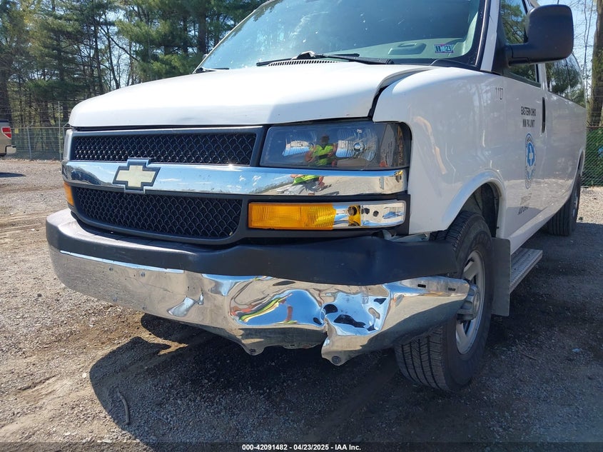 2021 CHEVROLET EXPRESS PASSENGER RWD 3500 EXTENDED WHEELBASE LT - 1GAZGPF79M1309779