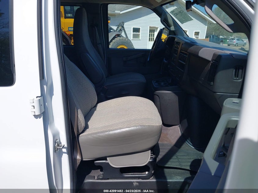 2021 CHEVROLET EXPRESS PASSENGER RWD 3500 EXTENDED WHEELBASE LT - 1GAZGPF79M1309779