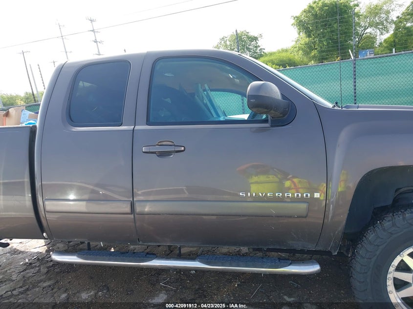2008 CHEVROLET SILVERADO VIN: 1GCEK19008Z107923