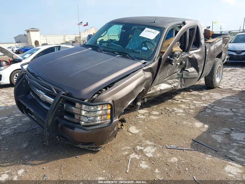 2008 CHEVROLET SILVERADO VIN: 1GCEK19008Z107923