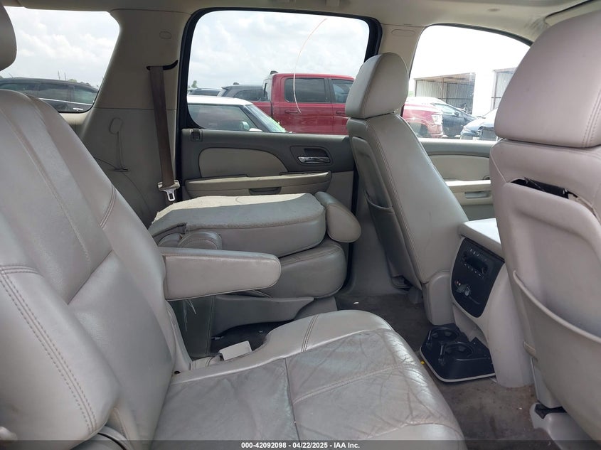 2009 CHEVROLET SUBURBAN 1500 VIN: 1GNFC26J99R278876
