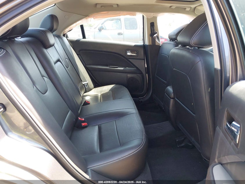 2011 FORD FUSION VIN: 3FAHP0JA6BR328635
