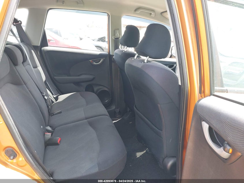 2010 HONDA FIT VIN: JHMGE8H40AC021273