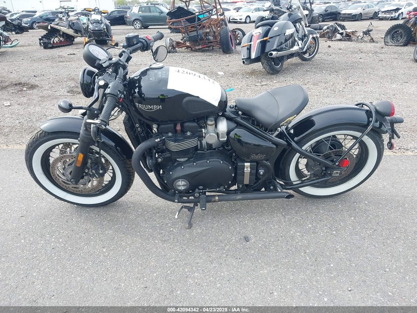 2019 TRIUMPH MOTORCYCLE BONNEVILLE BOBBER BLACK - SMTD53HL2KT905393