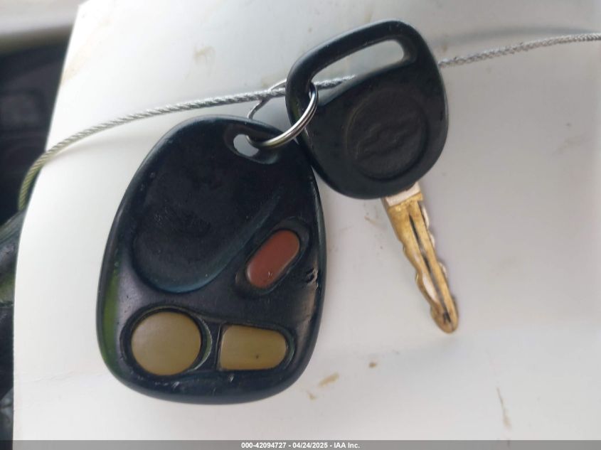 2000 Chevrolet Silverado 1500 Ls VIN: 1GCEC14T1YZ251253 Lot: 42094727