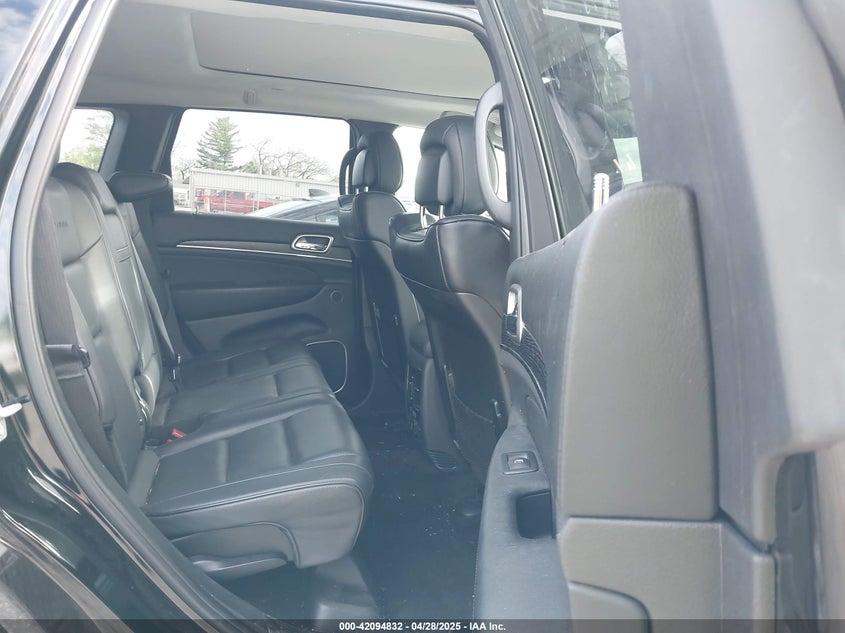 2017 JEEP GRAND CHEROKEE VIN: 1C4RJFJG2HC843906