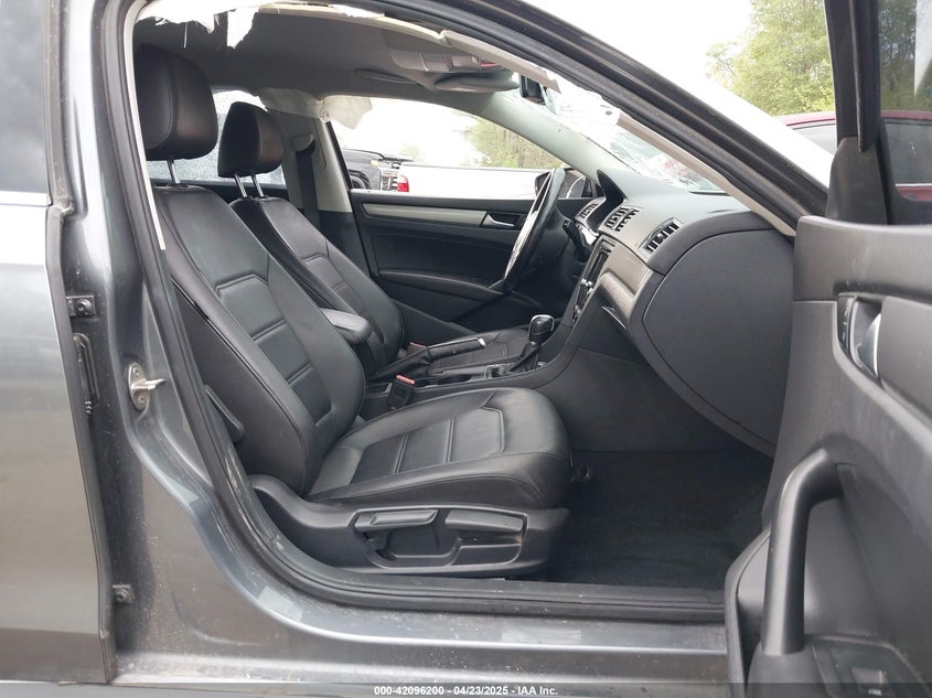 2015 VOLKSWAGEN PASSAT 1.8T LIMITED EDITION/1.8T S/1.8T WOLFSBURG EDITION - 1VWAS7A3XFC100109