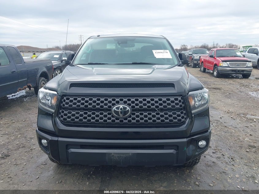 2019 TOYOTA TUNDRA SR5 5.7L V8 - 5TFUW5F11KX807277