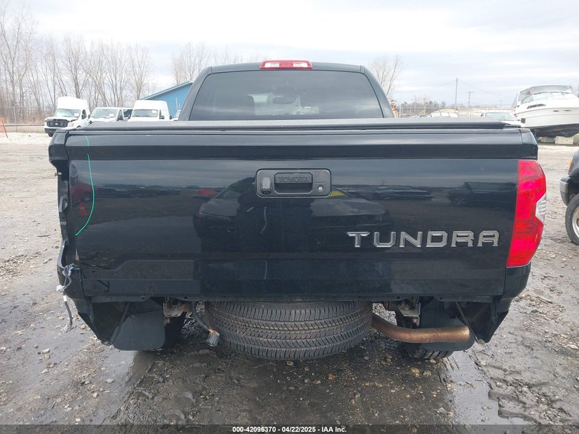 2019 TOYOTA TUNDRA SR5 5.7L V8 - 5TFUW5F11KX807277
