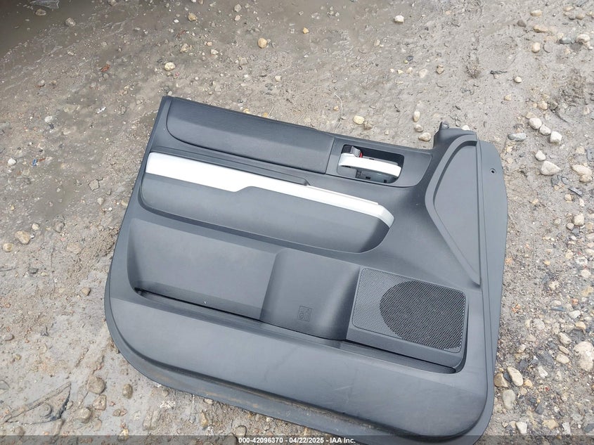 2019 TOYOTA TUNDRA SR5 5.7L V8 - 5TFUW5F11KX807277