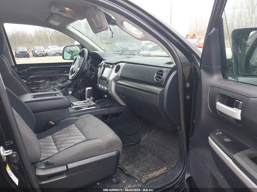 2019 TOYOTA TUNDRA SR5 5.7L V8 - 5TFUW5F11KX807277