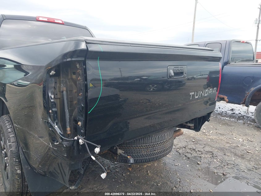 2019 TOYOTA TUNDRA SR5 5.7L V8 - 5TFUW5F11KX807277