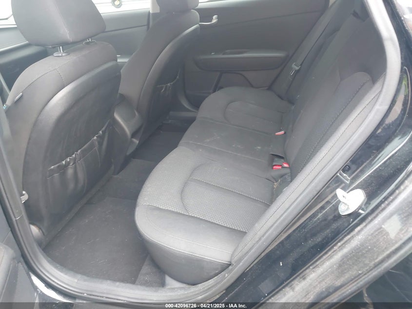 2016 KIA OPTIMA VIN: 5XXGT4L16GG095223