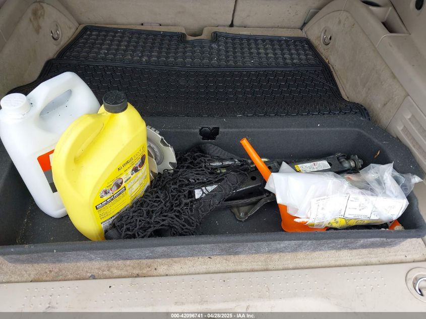 2004 Cadillac Srx V8 VIN: 1GYDE63AX40100262 Lot: 42096741