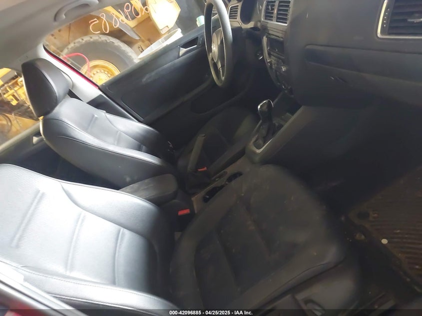 2014 VOLKSWAGEN JETTA VIN: 3VWD17AJ5EM249216