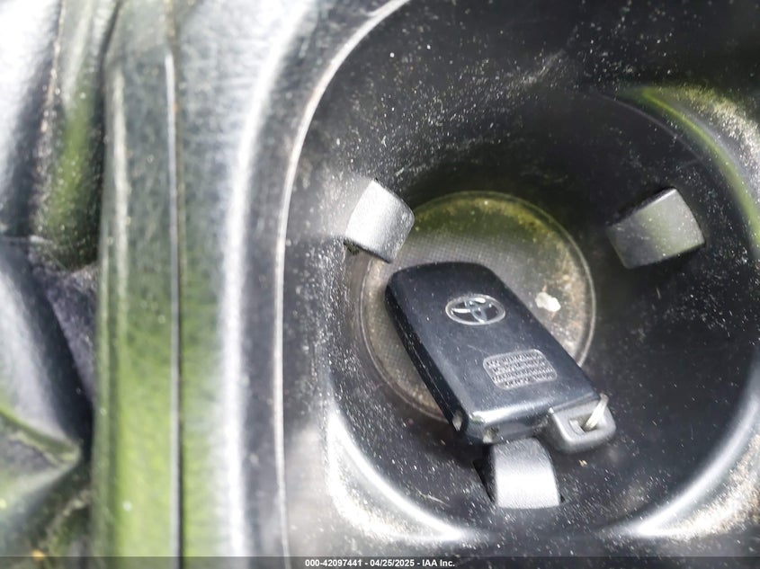 2018 TOYOTA RAV4 LIMITED - JTMYFREV3JJ176885