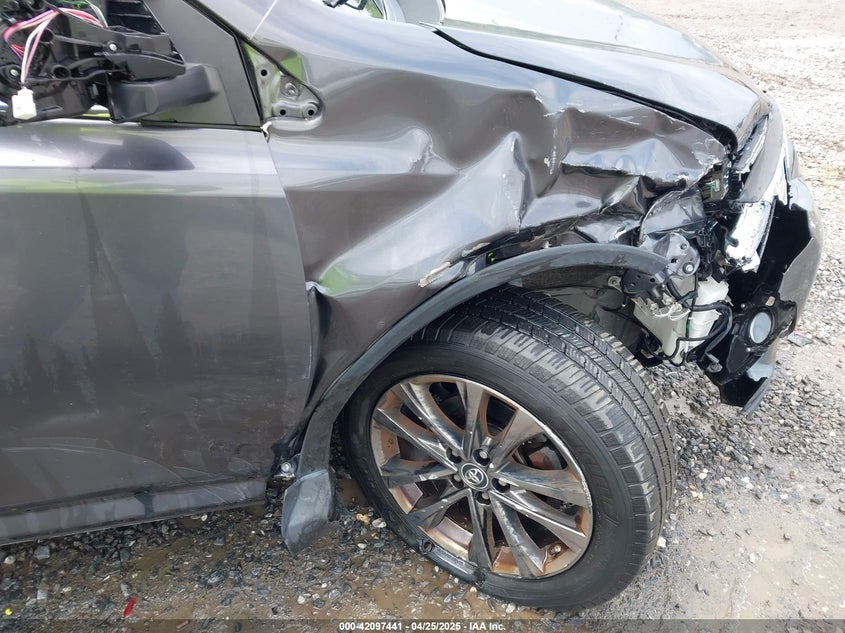 2018 TOYOTA RAV4 LIMITED - JTMYFREV3JJ176885