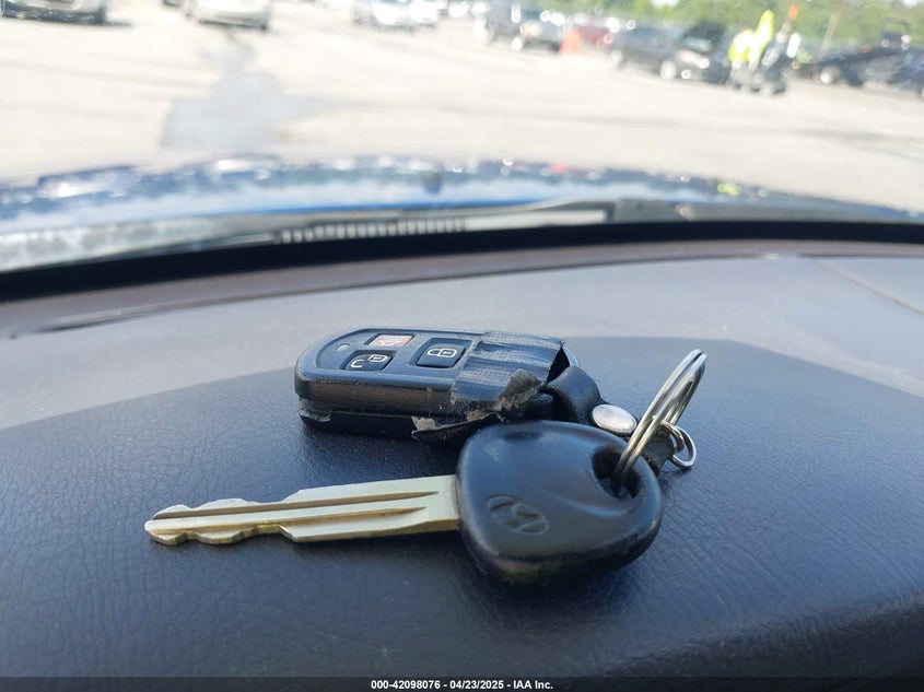 2006 HYUNDAI ELANTRA VIN: KMHDN56D16U181830