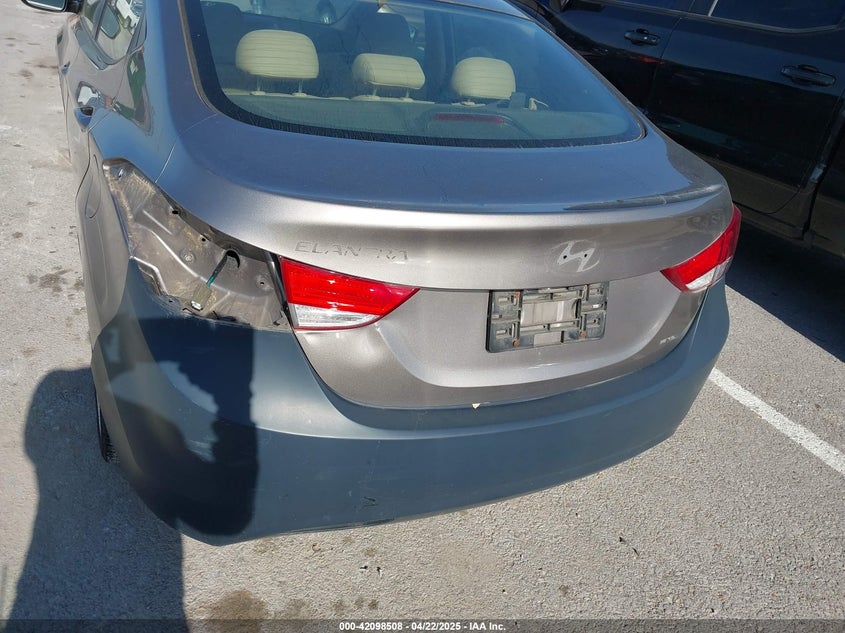2011 HYUNDAI ELANTRA VIN: 5NPDH4AE0BH004972