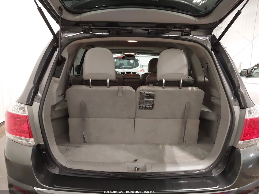 2013 TOYOTA HIGHLANDER VIN: 5TDBK3EH8DS206124