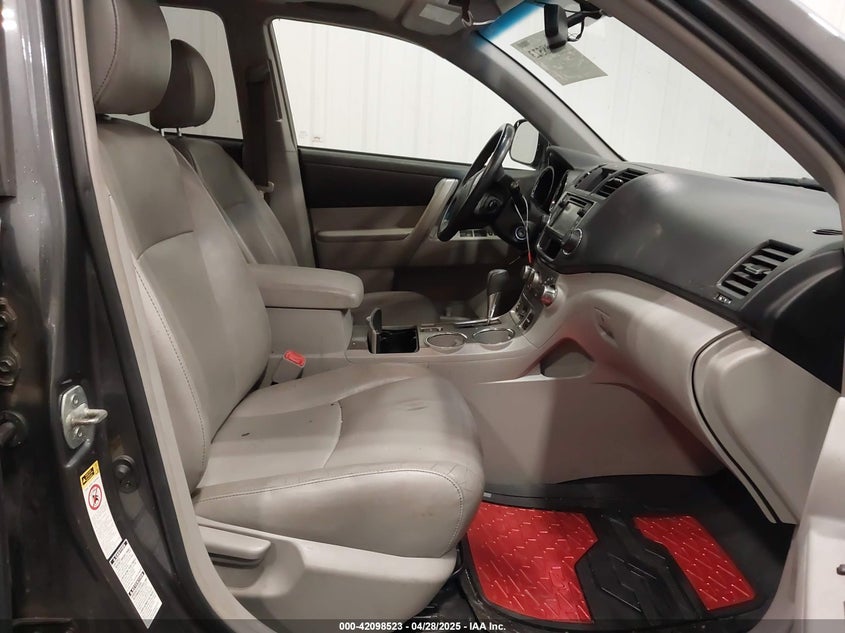 2013 TOYOTA HIGHLANDER VIN: 5TDBK3EH8DS206124