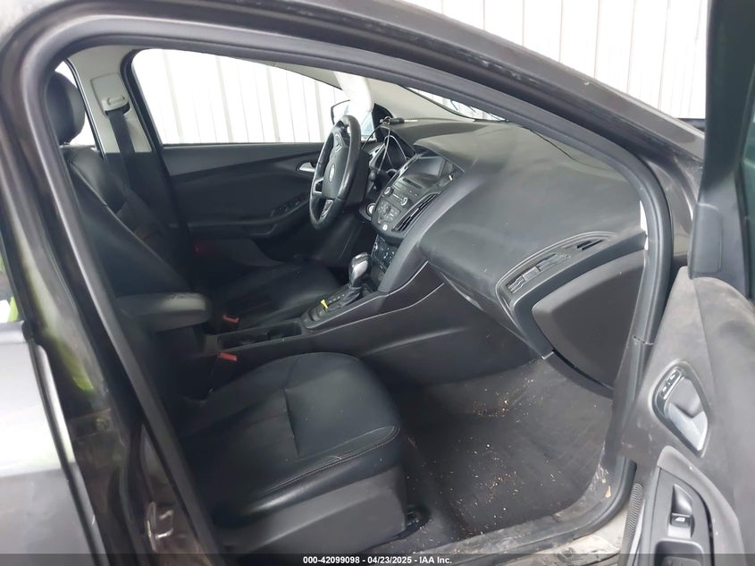 2015 FORD FOCUS VIN: 1FADP3F21FL293539